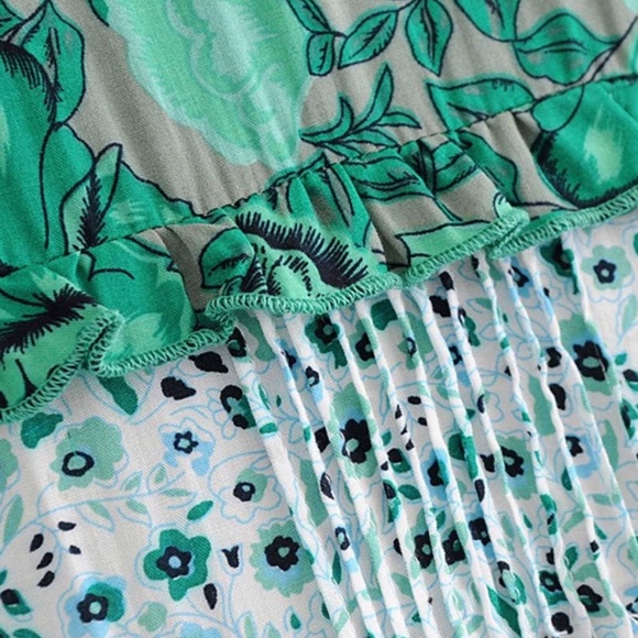 Peasant Gypsy Ballon Long Sleeve Tiered Floral Print Top Women’s Size Small NWOT - Picture 6 of 9